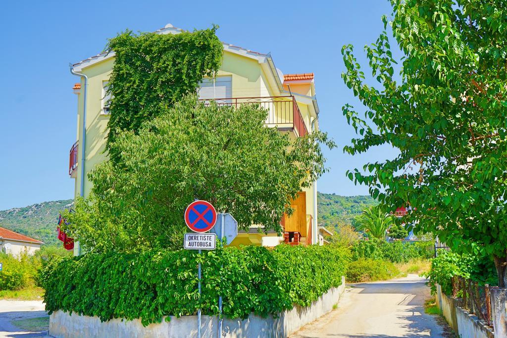 Apartments Borozan Vinišće Zewnętrze zdjęcie